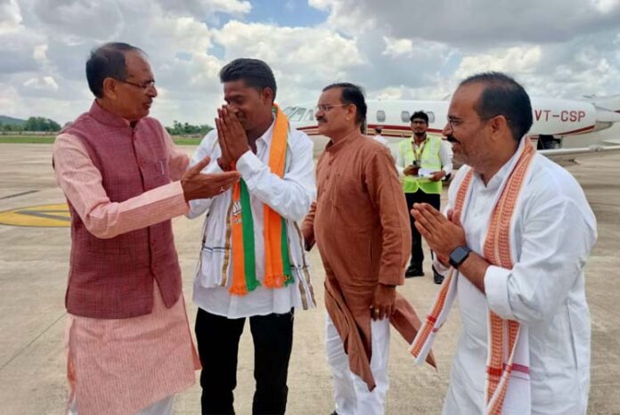 ಮಧ್ಯಪ್ರದೇಶ ಸಿಎಂಗೆ ರುಚಿಯಿಲ್ಲದ ತಣ್ಣನೆಯ ಟೀ ಪೂರೈಕೆ: ಅಧಿಕಾರಿಗಳಿಗೆ ಶೋಕಾಸ್ ನೋಟಿಸ್
