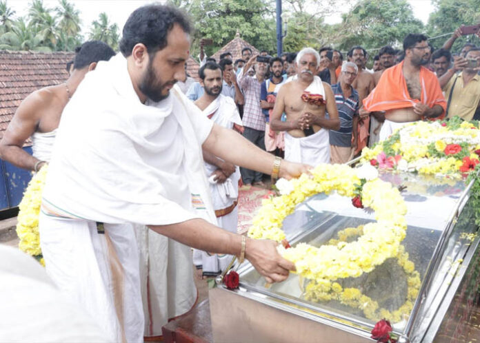 ಅನಂತಪುರದ ಬಬಿಯಾಗೆ ಅಸಂಖ್ಯಾತ ಆಸ್ತಿಕ ಶ್ರದ್ಧಾಳುಗಳ ಅಂತಿಮ ವಿದಾಯದೊಂದಿಗೆ ಸಂಸ್ಕಾರ
