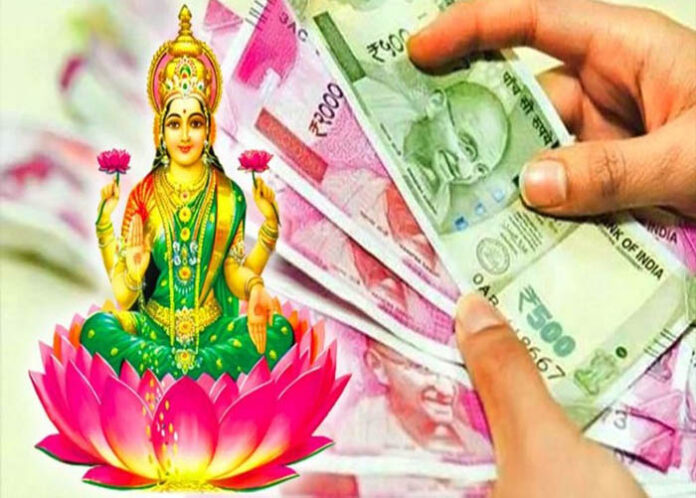 ದೀಪಾವಳಿ ದಿನ ಇಲ್ಲಿ ಲೆಕ್ಕದ ಪುಸ್ತಕ ಖರೀದಿ ಮಾಡಿದ್ರೆ ದುಡ್ಡಿನ ಹೊಳೆ ಹರಿಯುತ್ತದಂತೆ!