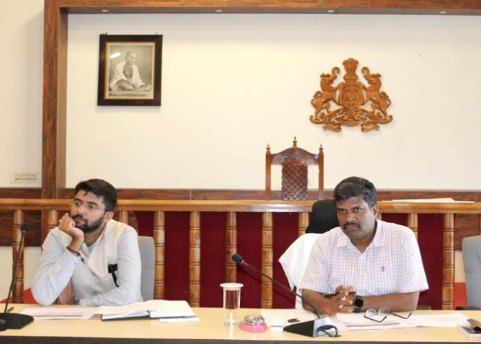 ಜಲಶಕ್ತಿ ಅಭಿಯಾನ: ಜಿಲ್ಲಾಧಿಕಾರಿಗಳಿಂದ ಪ್ರಗತಿ ಪರಿಶೀಲನೆ