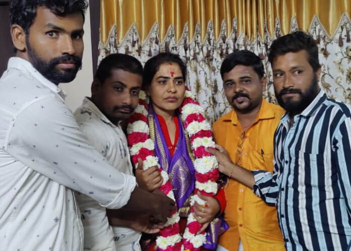 ಪಿಎಸ್‌ಐ ನೇಮಕಾತಿ ಹಗರಣ: ಜಾಮೀನಿನ ಮೇಲೆ ಹೊರಬಂದ ದಿವ್ಯಾಗೆ ಅದ್ಧೂರಿ ಸ್ವಾಗತ