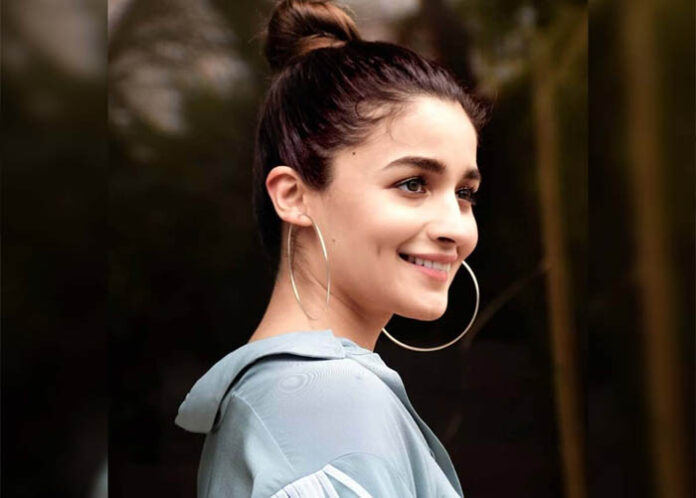 Alia Bhatt's privacy is threatened, the paparazzi took photos from the terrace of the neighboring house!