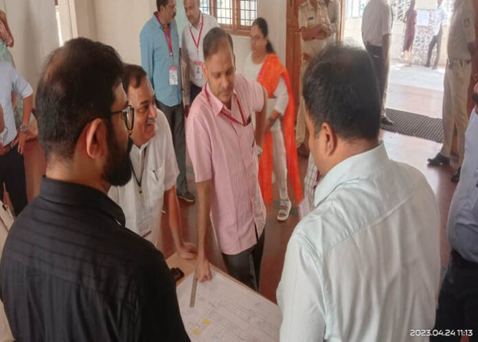 Election observers' visit to Mysore's vote counting centre, inspection