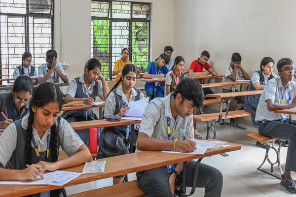 ಇನ್ಮುಂದೆ ಎಸ್‌ಎಸ್‌ಎಲ್‌ಸಿ ಪರೀಕ್ಷೆಗೆ 525 ಅಂಕ: ಕರಡು ಅಧಿಸೂಚನೆ ಹೊರಡಿಸಿದ ಶಿಕ್ಷಣ ಇಲಾಖೆ!