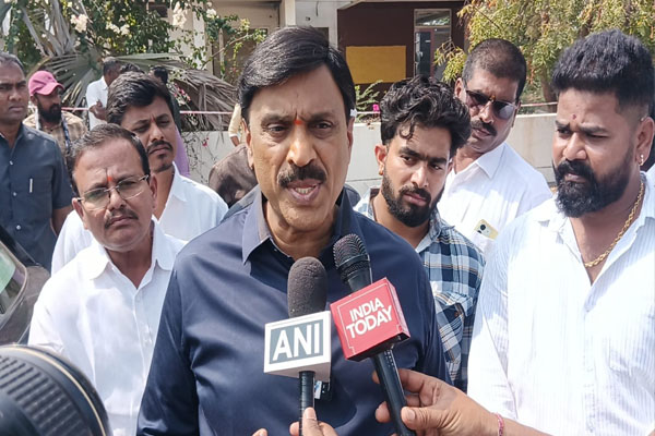 ಕಾಂಗ್ರೆಸ್ ಹೈಕಮಾಂಡ್ ಅಂಗಳದಲ್ಲಿ ಸಿಎಂ ಕುರ್ಚಿ ಕದನ: ಈ ಕುರಿತು ಶಾಸಕ ಜನಾರ್ದನ ರೆಡ್ಡಿ ಹೇಳಿದ್ದೇನು?
