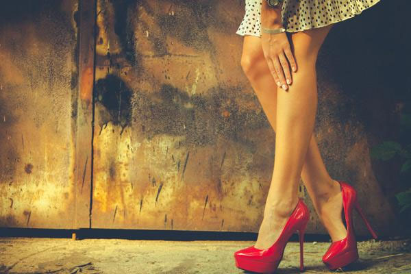 Fashion | ಹೈ ಹೀಲ್ಸ್‌ ಹಾಕದೆ ಕೂಡ ನೀವು ಎತ್ತರವಾಗಿ ಕಾಣಬಹುದು! ಹೇಗೆ ಅಂತೀರಾ? ಇಲ್ಲಿದೆ ಟಿಪ್ಸ್ ನೋಡಿ