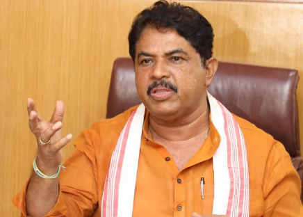 ಮಾಧ್ಯಮಗಳೇನು ಭಯೋತ್ಪಾದಕರಾ? ಸರ್ಕಾರಕ್ಕೆ ವಿಪಕ್ಷ ನಾಯಕ ‘ಪವರ್ ಫುಲ್’ ಪಂಚ್!