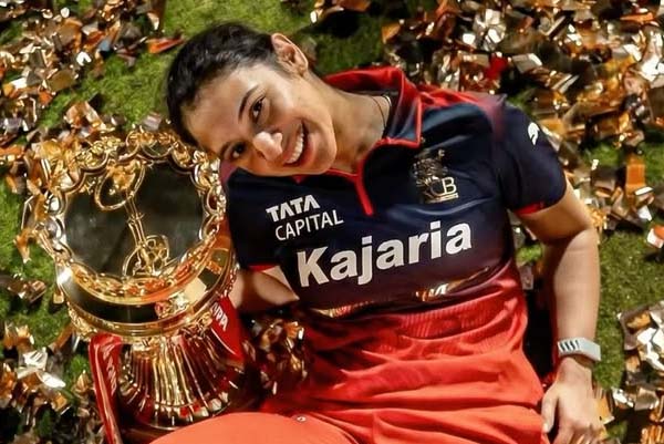 ಸ್ಟಾರ್‌ ಬ್ಯಾಟರ್‌ ಸ್ಮೃತಿ ಮಂಧಾನಗೆ ವರ್ಷದ ಭಾರತೀಯ ಮಹಿಳಾ ಕ್ರೀಡಾಪಟು ಪ್ರಶಸ್ತಿ