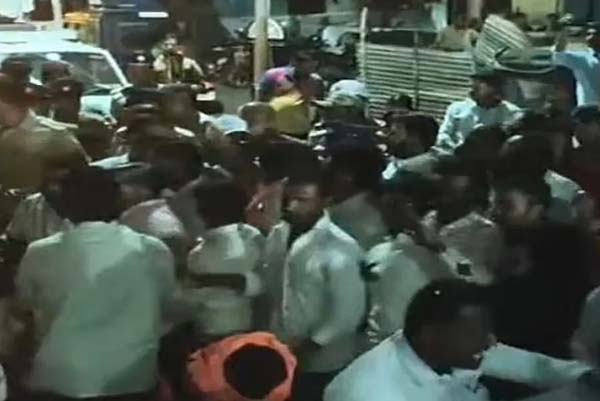 ಶಿವಾಜಿ ಜಯಂತಿ ವೇಳೆ ಕಲ್ಲು ತೂರಾಟ: ಬಾಗಲಕೋಟೆ ಉದ್ವಿಗ್ನ, ಇನ್ನೂ ನಾಲ್ಕು ದಿನ ನಿಷೇಧಾಜ್ಞೆ ಜಾರಿ