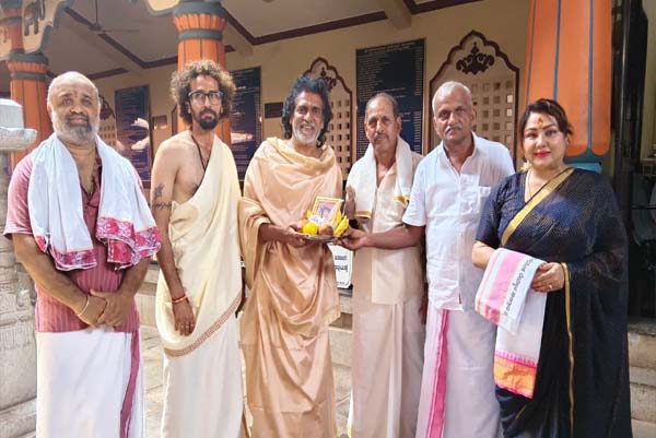 ಸಾಲಿಗ್ರಾಮ ದೇಗುಲಕ್ಕೆ ಖ್ಯಾತ ಚಲನಚಿತ್ರ ನಟ ಉಪೇಂದ್ರ ದಂಪತಿ ಭೇಟಿ