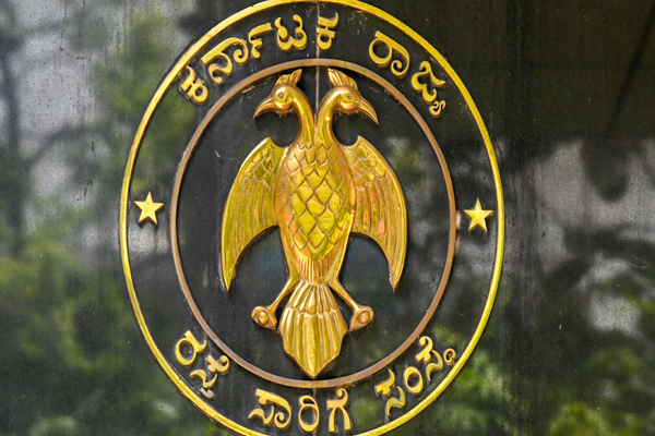 ಸತ್ತವರಿಗೆ ಪರಿಹಾರವಿಲ್ಲ, ಇದ್ದವರಿಗೆ ಸಂಬಳವಿಲ್ಲ: ಕರ್ನಾಟಕ ಸಾರಿಗೆ ಸಂಸ್ಥೆಗಳ ಬಣ್ಣ ಬಯಲು!