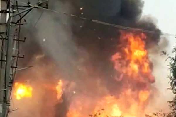 Shocking | ಪರ್ಪ್ಯೂಮ್ ಗೋಡೌನ್‍ನಲ್ಲಿ ಭೀಕರ ಅಗ್ನಿ ಅವಘಡ: ಮೂವರು ಸಜೀವ ದಹನ