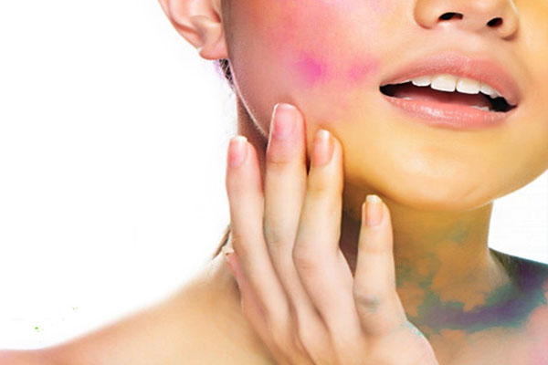 ಹೋಳಿ ಆಡೋ ಭರದಲ್ಲಿ ನಿಮ್ಮ ಸ್ಕಿನ್ ಬಗ್ಗೆ ಮರೆತು ಬಿಡ್ಬೇಡಿ: ಬಣ್ಣದಾಟದಲ್ಲಿ ಚರ್ಮದ ರಕ್ಷಣೆ ಹೇಗೆ?