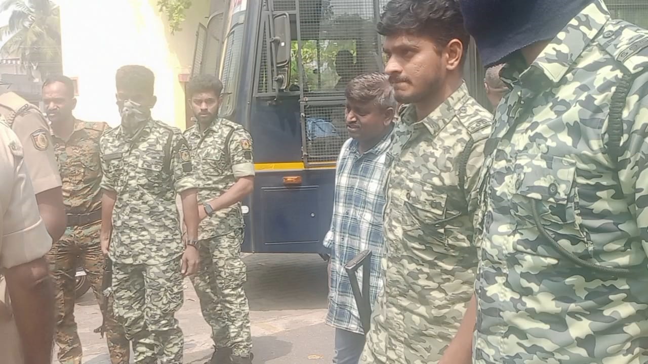 2012ರ ಕರಪತ್ರ ಹಚ್ಚಿದ ಪ್ರಕರಣ: ಬೆಳ್ತಂಗಡಿ ಕೋರ್ಟ್ ಗೆ ನಕ್ಸಲ್ ಮಹೇಶ್ ಹಾಜರು