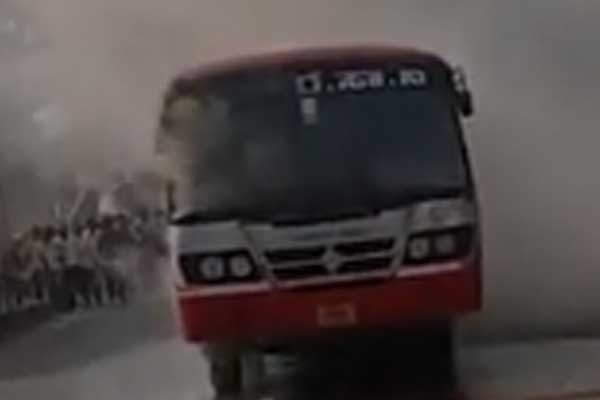 SHOCKING | ಚಿಕ್ಕಮಗಳೂರಿನಲ್ಲಿ ಹೊತ್ತಿ ಉರಿದ ಬಸ್: 32 ಪ್ರಯಾಣಿಕರು ಕೂದಲೆಳೆ ಅಂತರದಲ್ಲಿ ಪಾರು