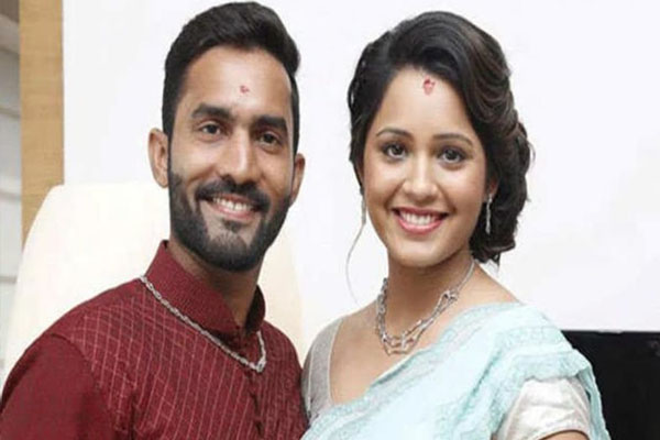 ಯುಗಾದಿ ಸಂಭ್ರಮದಲ್ಲಿ ಕಾರ್ತಿಕ್ ಮನೆಗೆ ಹೊಸ ಅತಿಥಿ: ಮಗಳಿಗೆ ಮುದ್ದಾದ ಹೆಸರಿಟ್ಟ RCB ಬ್ಯಾಟಿಂಗ್ ಕೋಚ್