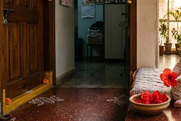 SHOCKING | ಬಾಗಿಲಿಗೆ ಇಟ್ಟಿದ್ದ ಒಣಗಿದ ದಾಸವಾಳ ಹೂವು ನುಂಗಿ ಆರು ತಿಂಗಳ ಕಂದಮ್ಮ ದುರ್ಮ*ರಣ