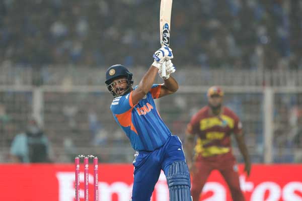 ಸಂಜು ಬೊಂಬಾಟ್ ಬ್ಯಾಟಿಂಗ್: ಸೆಮಿ ಫೈನಲ್ ಗೆ ಎಂಟ್ರಿಕೊಟ್ಟ ಭಾರತ