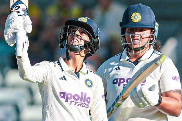 ಮಹಿಳಾ ಪಿಂಕ್​ ಬಾಲ್ ಟೆಸ್ಟ್ ಮ್ಯಾಚ್: ಆಸ್ಟ್ರೇಲಿಯಾ ವಿರುದ್ಧ ಭಾರತ 198ಕ್ಕೆ ಆಲೌಟ್​!