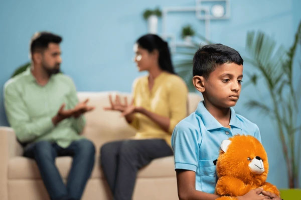 Parenting | ಮಕ್ಕಳ ಮುಂದೆ ಬೊಬ್ಬೆ ಹಾಕಿ ಕಿತ್ತಾಡೋ ಮುಂಚೆ ಈ ವಿಷ್ಯ ತಲೇಲಿ ಇಟ್ಕೊಳಿ