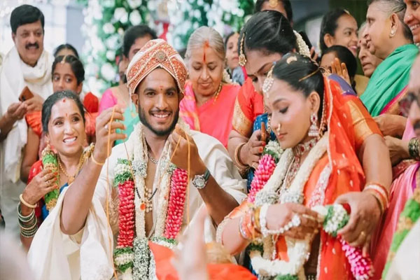 ದಾಂಪತ್ಯ ಜೀವನಕ್ಕೆ ಕಾಲಿಟ್ಟ ಟೀಮ್ ಇಂಡಿಯಾ ಸ್ಟಾರ್ ಕ್ರಿಕೆಟರ್: ಬೆಂಗಳೂರಿನಲ್ಲಿ ಅದ್ಧೂರಿ ಮದುವೆ