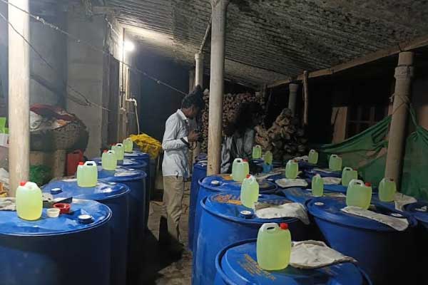 ಬೆಳ್ತಂಗಡಿಯಲ್ಲಿ ಶಾಕಿಂಗ್ ಘಟನೆ: ಮನೆ ಹಿಂಭಾಗದ ಶೆಡ್ ನಲ್ಲಿದ್ದ ಡೀಸೇಲ್ ದಾಸ್ತಾನು ಕಂಡು‌ ದಂಗಾದ ಪೊಲೀಸರು!