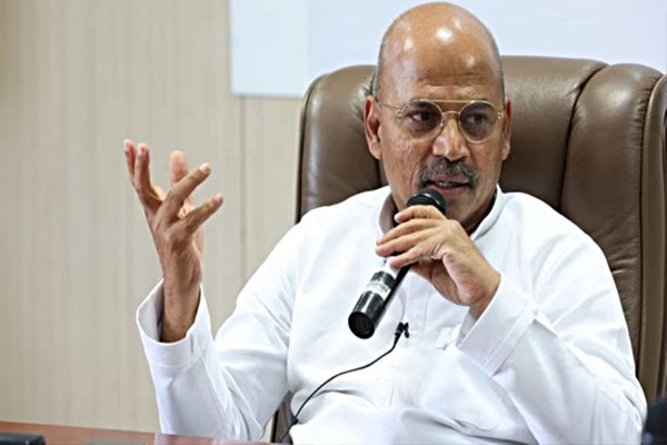 ಎಲ್ಲಾ ಆಸ್ಪತ್ರೆಯ ಕಟ್ಟಡ, ಕಾಂಪೌಂಡ್‌ಗಳನ್ನು ಪರಿಶೀಲಿಸಿ ವರದಿ ನೀಡಿ: ಅಧಿಕಾರಿಗಳಿಗೆ ಸಚಿವ ಶರಣಪ್ರಕಾಶ್ ಪಾಟೀಲ್ ಆದೇಶ