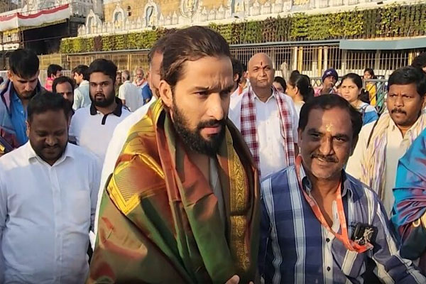 ನೀನೇ ಕಾಪಾಡಪ್ಪ…ತಂದೆ | ಮ್ಯಾಚ್ ಗೂ ಮುನ್ನ ತಿಮ್ಮಪ್ಪನ ಮೊರೆ ಹೋದ RCB ಕ್ಯಾಪ್ಟನ್