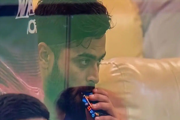 IPLನಲ್ಲಿ ‘ಧಮ್ ಮಾರೋ ಧಮ್: ಡ್ರೆಸ್ಸಿಂಗ್ ರೂಮ್‌ನಲ್ಲಿ ‘ವೇಪಿಂಗ್’ ಮಾಡಿದ್ರಾ ರಿಯಾನ್ ಪರಾಗ್?