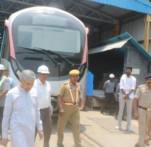 ಮೇ ತಿಂಗಳಲ್ಲಿ ಪಿಂಕ್ ಲೈನ್ ಉದ್ಘಾಟನೆ ಡೌಟ್? BEML ಘಟಕಕ್ಕೆ ಸಚಿವ ಅಶ್ವಿನಿ ವೈಷ್ಣವ್ ಭೇಟಿ