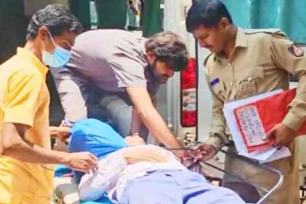 ಬೆಳಗಾವಿ ಪ್ರಾದೇಶಿಕ ಆಯುಕ್ತರ ಕಚೇರಿಯಲ್ಲೇ ವಿಷ ಸೇವಿಸಿ ಆತ್ಮಹತ್ಯೆಗೆ ಯತ್ನಿಸಿದ ವ್ಯಕ್ತಿ