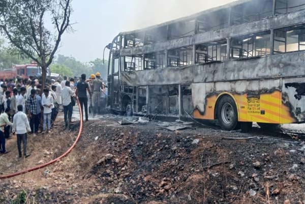 ಯಾದಗಿರಿ ಬಳಿ ಭೀಕರ ಅಪಘಾತ: ಸ್ಥಳದಲ್ಲಿಯೇ ನಾಲ್ಕು ಮಂದಿ ದುರ್ಮ*ರಣ