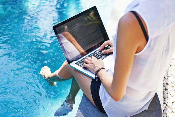 WFH | ಕಂಪನಿಗಳೇ, ಈ ಬಿಸಿಲಿನಲ್ಲಿ ಎಂಪ್ಲಾಯಿಗಳನ್ನು ಬೇಯಿಸೋ ಬದಲು ಮನೆಯಿಂದ ಕೆಲಸ ಮಾಡೋಕೆ ಹೇಳ್ಬಾರ್ದಾ?