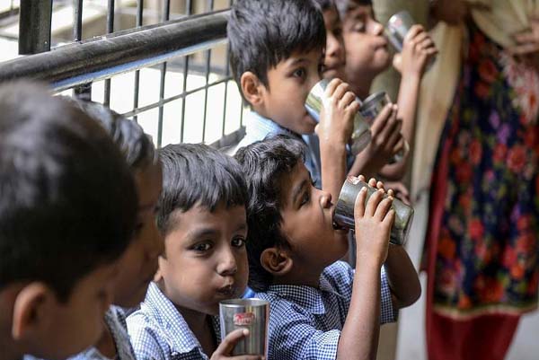 ಎಲ್ಲೆಡೆ ಹೀಟ್‌ವೇವ್‌ ಅಲರ್ಟ್‌, ಶಾಲೆ ಮಕ್ಕಳಿಗೆ ಗಂಟೆಗೊಮ್ಮೆ ವಾಟರ್‌ಬ್ರೇಕ್‌