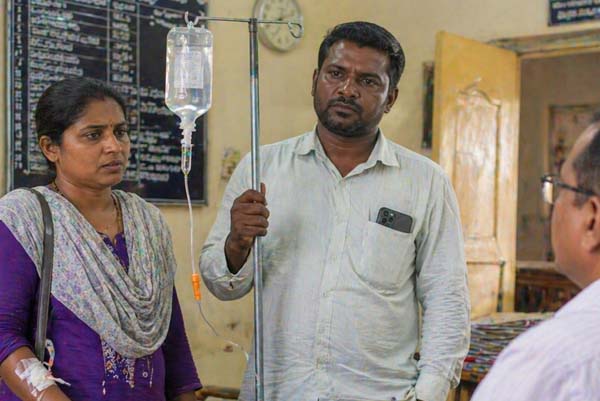 ಐವಿ ಡ್ರಿಪ್‌ ಜತೆಗೇ ಕೆಲಸಕ್ಕೆ ಬಂದ ಅಂಗನವಾಡಿ ಕಾರ್ಯಕರ್ತೆ! ರಜ ಕೊಡಕ್ಕೆ ಪ್ರೂಫ್‌ ಬೇಕು ಎಂದಿದ್ದ ಅಧಿಕಾರಿ