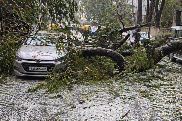 ಬೆಂಗಳೂರಿನಲ್ಲಿ ಈ ರೀತಿ ಮಳೆ ಬಿದ್ದು 25 ವರ್ಷಗಳೇ ಆಗಿತ್ತು! ರಸ್ತೆಗಳೆಲ್ಲಾ ಬ್ಲಾಕ್‌