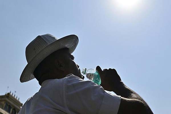 ಬಿಸಿಲಿನಲ್ಲಿ ಕೆಲಸ ಮಾಡುವ ಸಂಚಾರ ಪೊಲೀಸ್‌ ಸಿಬ್ಬಂದಿಗೆ ಅಗತ್ಯ ಸೌಲಭ್ಯ ನೀಡಿ: ರಾಜ್ಯ ಪೊಲೀಸ್ ಮಹಾನಿರ್ದೇಶಕರಿಗೆ ಪತ್ರ