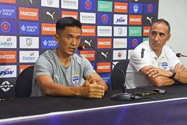 ಕಂಠೀರವದಲ್ಲಿ ಹೈ-ಸ್ಟೇಕ್ಸ್ ಪಂದ್ಯ: ಬೆಂಗಳೂರು ಎಫ್‌ಸಿಗೆ ಕೇರಳ ಬ್ಲಾಸ್ಟರ್ಸ್ ಸವಾಲು!