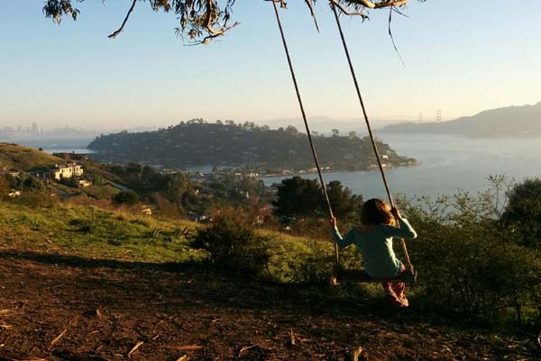 SHOCKING | ಜೋಕಾಲಿ ಆಡ್ತಿದ್ದ ವೇಳೆ ಕುತ್ತಿಗೆಗೆ ಸೀರೆ ಸುತ್ತಿಕೊಂಡು ಬಾಲಕಿ ದುರ್ಮರಣ