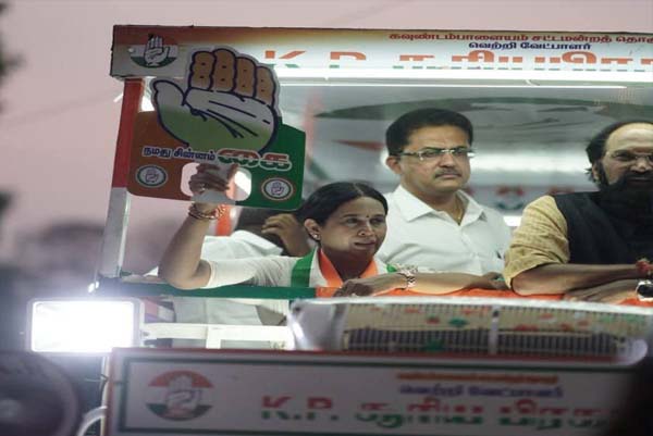 ಕಾಂಗ್ರೆಸ್‌ ಅಭ್ಯರ್ಥಿ ಸೂರ್ಯಪ್ರಕಾಶ್‌ ಪರ ಲಕ್ಷ್ಮೀ ಹೆಬ್ಬಾಳ್ಕರ್‌ ಅದ್ಧೂರಿ ಪ್ರಚಾರ