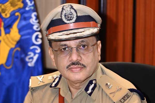 ವರ್ಗಾವಣೆಗೆ ಹಂತ ಹಂತವಾಗಿ ಅಗತ್ಯ ಕ್ರಮ: ಉತ್ತರ ಕರ್ನಾಟಕ ಭಾಗದ ಸಿಬ್ಬಂದಿಗಳಿಗೆ ಡಿಜಿಪಿ ಡಾ. ಸಲೀಂ ಭರವಸೆ