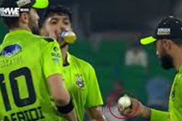 ಪಿಎಸ್‌ಎಲ್‌ ಲೀಗ್ ನಲ್ಲಿ ಚೆಂಡು ವಿರೂಪ ಪ್ರಕರಣ: ಪಾಕಿಸ್ತಾನ ಆಟಗಾರ ಫಖರ್ ಜಮಾನ್ ಬ್ಯಾನ್