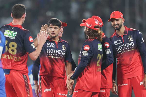 ಡೆಲ್ಲಿ ಮೇಲೆ ಭುವನೇಶ್ವರ್, ಹ್ಯಾಜಲ್‌ವುಡ್ ಸವಾರಿ: ಆರ್​ಸಿಬಿ ಗೆಲುವಿಗೆ 76 ರನ್​​ಗಳ ಟಾರ್ಗೆಟ್