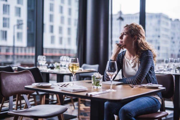 Solo date | ಸೋಲೋ ಡೇಟ್ ಟ್ರೆಂಡ್: ಒಬ್ಬರೇ ಹೊರಗೆ ಹೋಗೋದು ಈಗ ಹೊಸ ಸ್ಟೈಲ್!