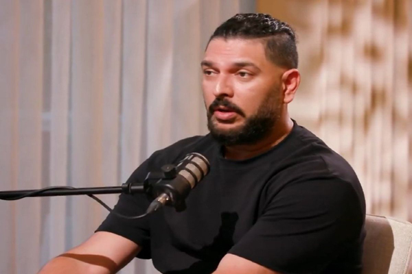 ತಂದೆಯ ‘ಬಾಯ್ತಪ್ಪಿಗೆ’ ಮಗನ ‘ಸಾರಿ’: ವಿಶ್ವಕಪ್ ನಾಯಕರಲ್ಲಿ ಕ್ಷಮೆಯಾಚಿಸಿದ ಸಿಕ್ಸರ್ ಕಿಂಗ್