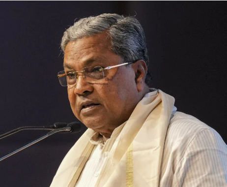 BREAKING | ಕುರ್ಚಿ ಬಿಟ್ಟು ಕೆಳಗಿಳಿದ ಸಿದ್ದರಾಮಯ್ಯ: ಕರ್ನಾಟಕ ಮುಖ್ಯಮಂತ್ರಿ ಸ್ಥಾನಕ್ಕೆ ರಾಜೀನಾಮೆ