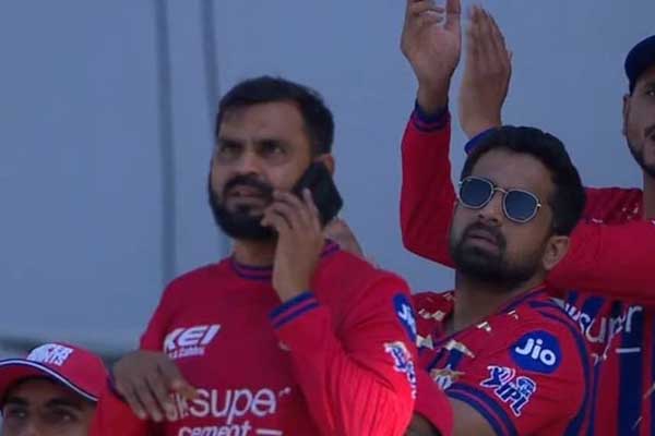 IPL | ಬಿಸಿಸಿಐ ವಾರ್ನಿಂಗ್ ಗೆ ಡೋಂಟ್ ಕೇರ್: ಮತ್ತೆ ಡಗೌಟ್ ನಲ್ಲಿ ಫೋನ್ ಬಳಕೆ!