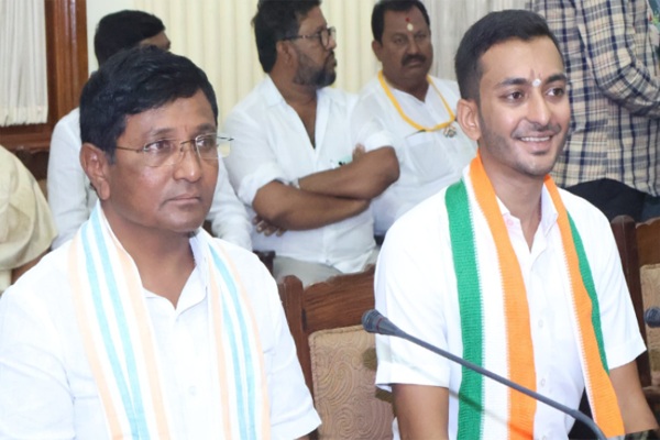ಕರ್ತವ್ಯಕ್ಕೆ ಹಾಜರಾದ ‘ಕೈ’ ಶಾಸಕರು: ವಿಧಾನಸೌಧದಲ್ಲಿ ಅದ್ಧೂರಿ ಪದಗ್ರಹಣ ಸಮಾರಂಭ!
