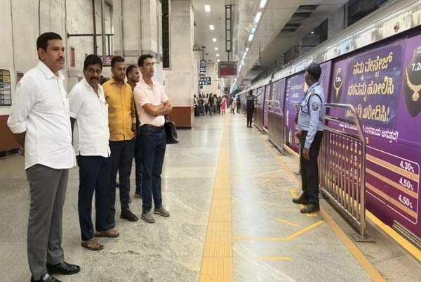 ಪ್ರಧಾನಿ ಮೋದಿ ಕರೆಗೆ ಓಗೊಟ್ಟು ನಮ್ಮ ಮೆಟ್ರೋ ಹತ್ತಿದ ವಿಜಯೇಂದ್ರ