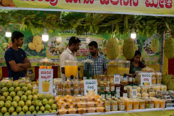ಬೆಂಗಳೂರಿಗರಿಗೆ ಡಬಲ್‌ ಧಮಾಕ, ಲಾಲ್‌ಬಾಗ್‌ & ಕಬ್ಬನ್‌ಪಾರ್ಕ್‌ನಲ್ಲಿ ಮಾವು-ಹಲಸು ಮೇಳ